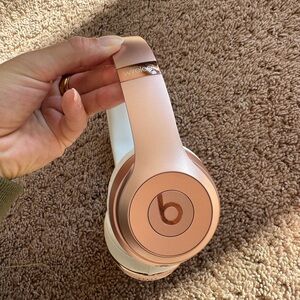 Beats by Dre Over-Ear Headphones - Rose Gold
